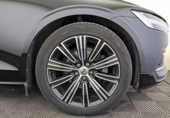 Подержанный автомобиль Volvo S60 2019 года (13 фото)