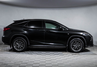 Подержанный автомобиль Lexus RX 2018 года (4 фото)
