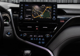 Подержанный автомобиль Toyota Camry Sedan 2021 года (15 фото)