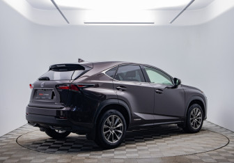 Подержанный автомобиль Lexus NX 2014 года (5 фото)