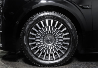 Подержанный автомобиль Zeekr 009 2023 года (32 фото)