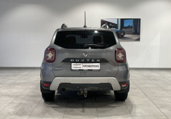 Подержанный автомобиль Renault Duster 2021 года (6 фото)