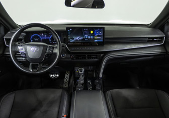 Подержанный автомобиль Toyota Camry Sedan 2024 года (14 фото)