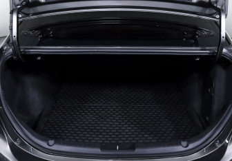 Подержанный автомобиль Mazda 3 Sedan 2014 года (17 фото)