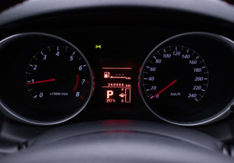 Подержанный автомобиль Mitsubishi ASX 2011 года (12 фото)