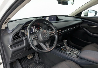 Подержанный автомобиль Mazda CX-30 2020 года (18 фото)