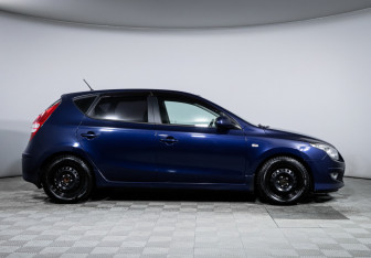 Подержанный автомобиль Hyundai i30 Hatchback 2010 года (4 фото)