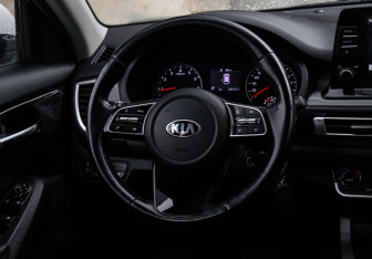 Подержанный автомобиль Kia Seltos 2021 года (11 фото)