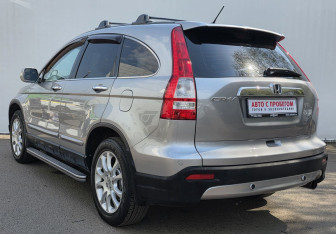 Подержанный автомобиль Honda CR-V 2007 года (7 фото)