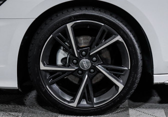 Подержанный автомобиль Audi A3 Hatchback 2021 года (15 фото)
