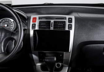 Подержанный автомобиль Hyundai Tucson 2007 года (12 фото)