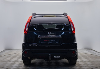 Подержанный автомобиль Nissan X-Trail 2014 года (4 фото)