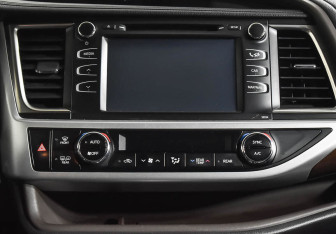 Подержанный автомобиль Toyota Highlander 2014 года (10 фото)