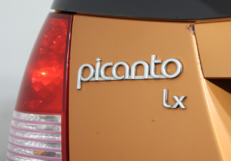 Подержанный автомобиль Kia Picanto 2006 года (15 фото)