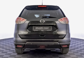 Подержанный автомобиль Nissan X-Trail 2016 года (6 фото)