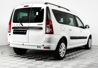 Подержанный автомобиль LADA (ВАЗ) Largus Wagon 2019 года (3 фото)