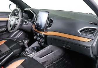 Подержанный автомобиль LADA (ВАЗ) Vesta Sedan 2023 года (10 фото)