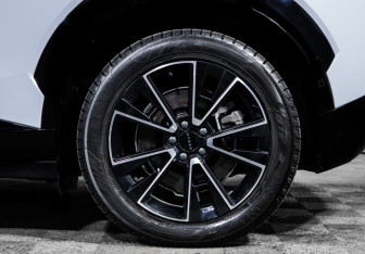 Подержанный автомобиль Zeekr X 2023 года (15 фото)