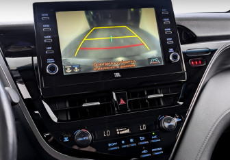 Подержанный автомобиль Toyota Camry Sedan 2021 года (27 фото)