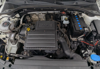 Подержанный автомобиль Skoda Octavia Liftback 2018 года (9 фото)