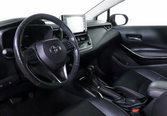 Подержанный автомобиль Toyota Corolla Sedan 2019 года (11 фото)