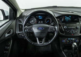 Подержанный автомобиль Ford Focus Wagon 2012 года (11 фото)