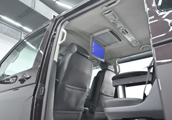 Подержанный автомобиль Volkswagen Multivan 2012 года (14 фото)