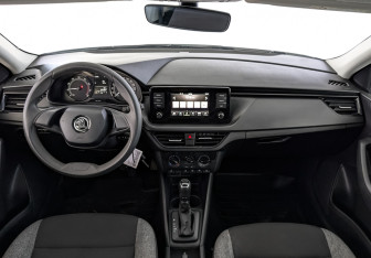 Подержанный автомобиль Skoda Rapid Liftback 2021 года (14 фото)