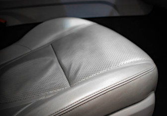 Подержанный автомобиль Jaguar XF Sedan 2011 года (30 фото)