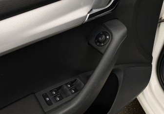 Подержанный автомобиль Skoda Octavia Liftback 2014 года (17 фото)