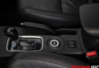 Подержанный автомобиль Mitsubishi Outlander 2014 года (15 фото)