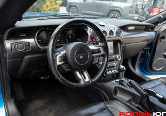 Подержанный автомобиль Ford Mustang Coupe 2019 года (13 фото)