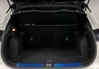 Подержанный автомобиль Geely Coolray 2022 года (15 фото)