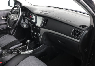 Подержанный автомобиль SsangYong Actyon 2011 года (10 фото)
