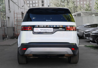 Подержанный автомобиль Land Rover Discovery 2022 года (5 фото)