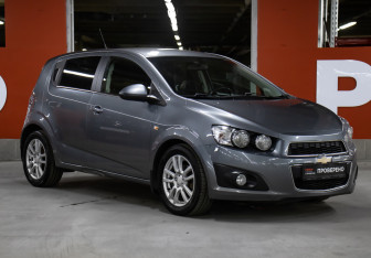 Подержанный автомобиль Chevrolet Aveo Hatchback 2013 года (3 фото)