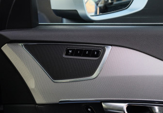 Подержанный автомобиль Volvo XC90 2016 года (9 фото)