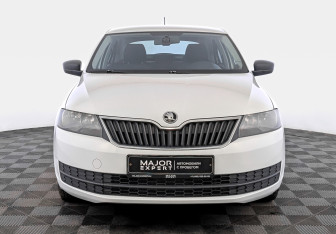 Подержанный автомобиль Skoda Rapid Liftback 2017 года (2 фото)