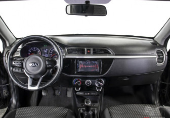 Подержанный автомобиль Kia Rio Sedan 2018 года (9 фото)
