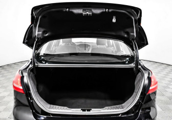 Подержанный автомобиль Ford Focus Sedan 2018 года (13 фото)