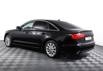 Подержанный автомобиль Audi A6 Sedan 2014 года (7 фото)