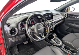 Подержанный автомобиль Kia Cerato Sedan 2021 года (16 фото)