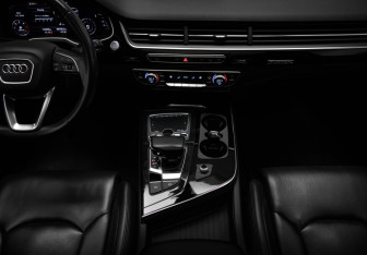 Подержанный автомобиль Audi Q7 2018 года (18 фото)