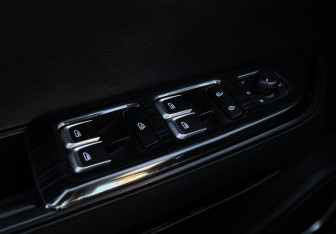 Подержанный автомобиль Geely Okavango 2022 года (24 фото)