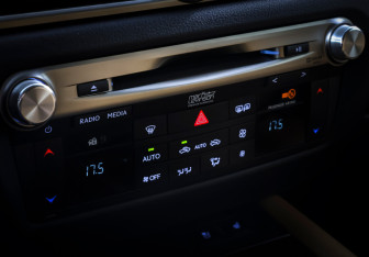 Подержанный автомобиль Lexus GS 2012 года (19 фото)