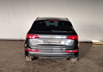 Подержанный автомобиль Audi Q5 2015 года (6 фото)