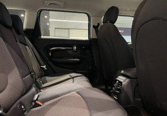 Подержанный автомобиль MINI Clubman Wagon 2021 года (12 фото)
