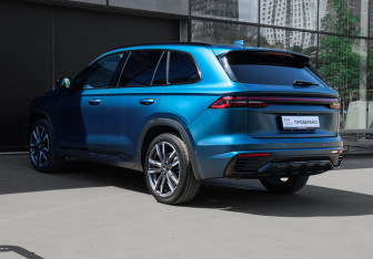 Подержанный автомобиль Geely Monjaro 2023 года (6 фото)