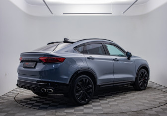 Подержанный автомобиль Geely Tugella 2024 года (10 фото)