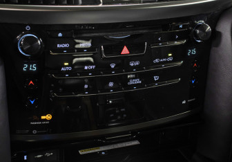 Подержанный автомобиль Lexus LX 2017 года (17 фото)